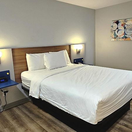 Microtel Inn & Suites By Wyndham Tulsa - Catoosa Route 66 Екстер'єр фото