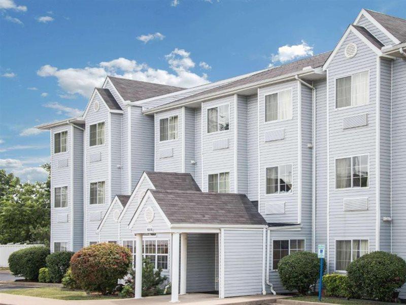 Microtel Inn & Suites By Wyndham Tulsa - Catoosa Route 66 Екстер'єр фото
