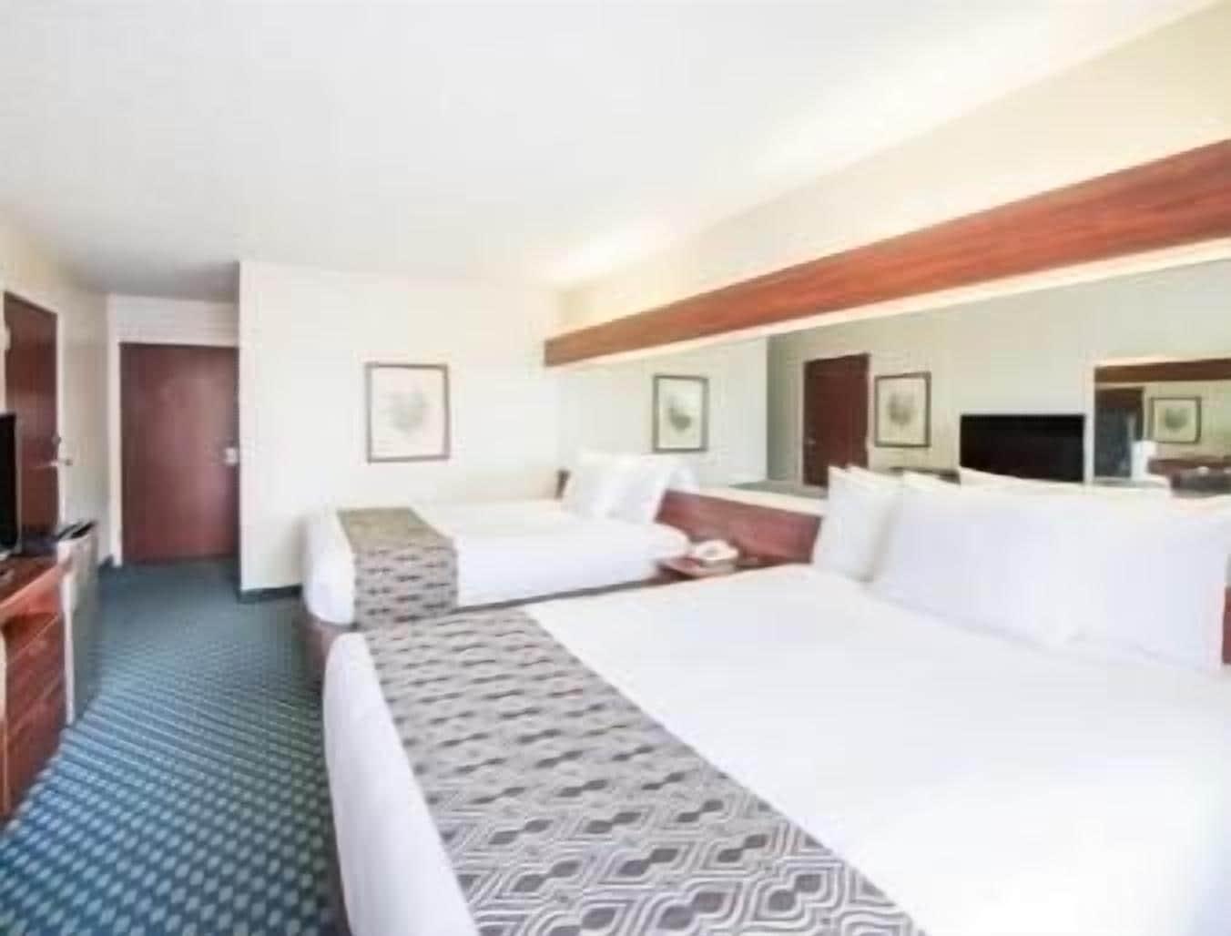 Microtel Inn & Suites By Wyndham Tulsa - Catoosa Route 66 Екстер'єр фото