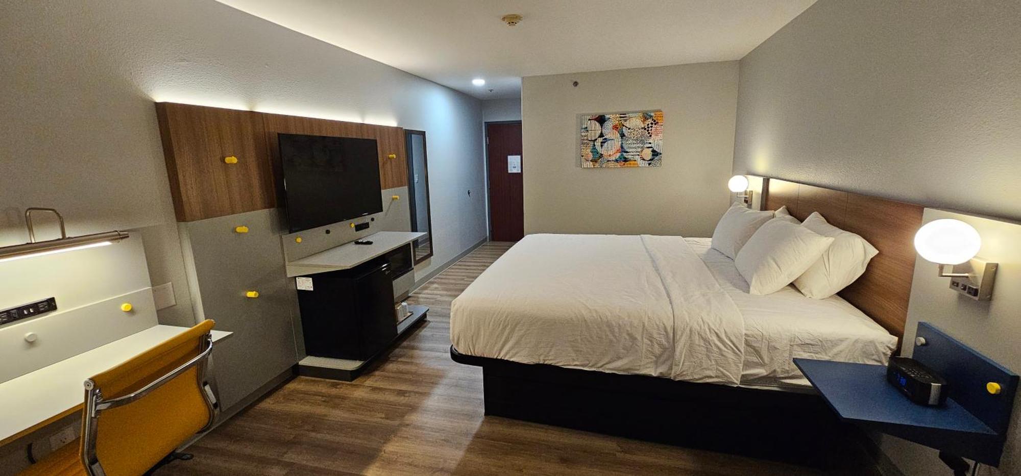 Microtel Inn & Suites By Wyndham Tulsa - Catoosa Route 66 Екстер'єр фото