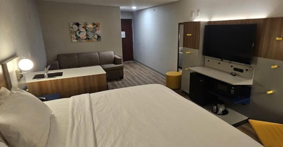 Microtel Inn & Suites By Wyndham Tulsa - Catoosa Route 66 Екстер'єр фото
