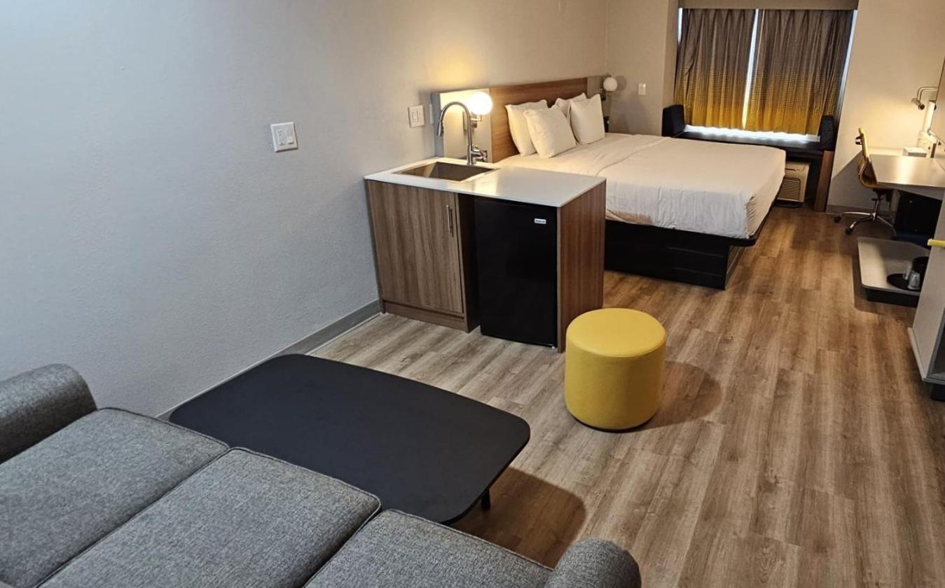 Microtel Inn & Suites By Wyndham Tulsa - Catoosa Route 66 Екстер'єр фото