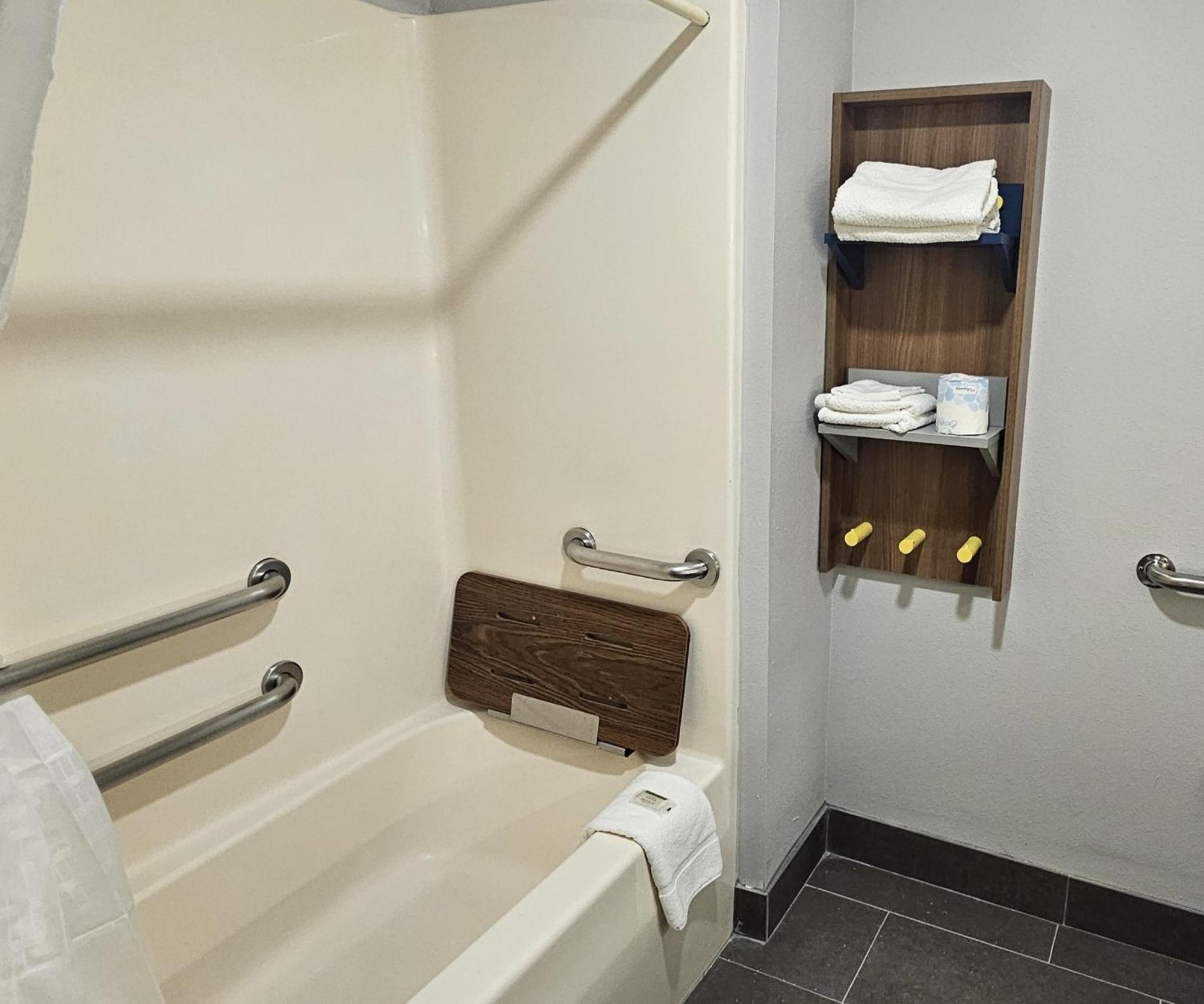 Microtel Inn & Suites By Wyndham Tulsa - Catoosa Route 66 Екстер'єр фото