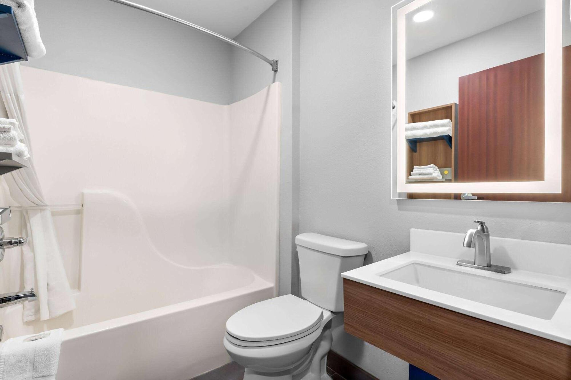 Microtel Inn & Suites By Wyndham Tulsa - Catoosa Route 66 Екстер'єр фото