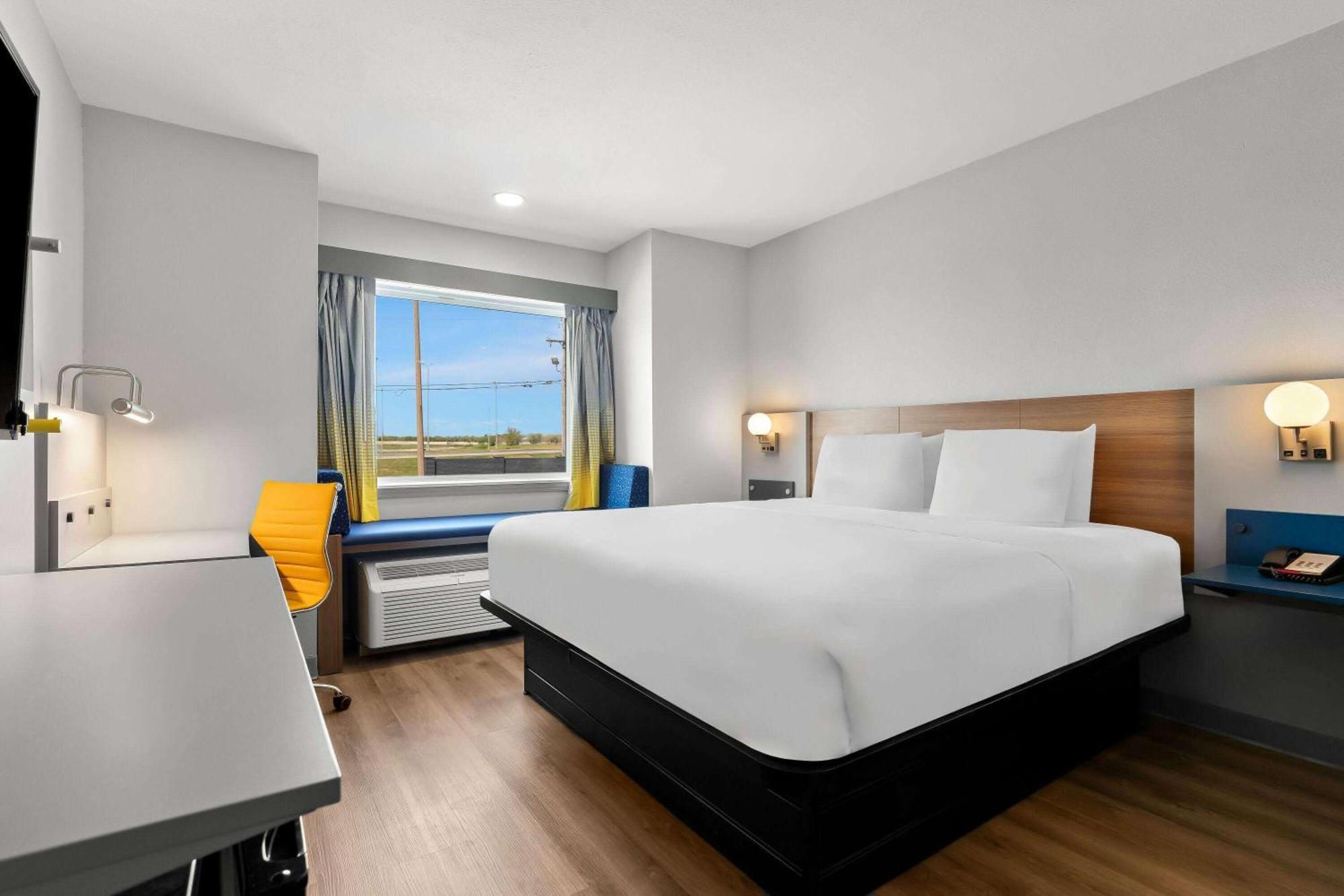 Microtel Inn & Suites By Wyndham Tulsa - Catoosa Route 66 Екстер'єр фото