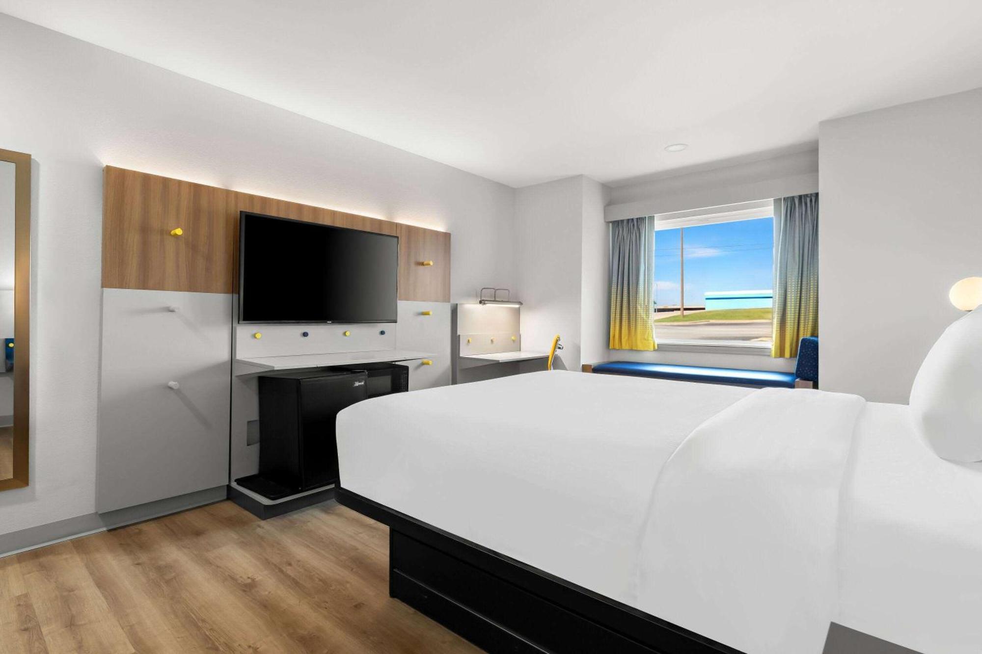 Microtel Inn & Suites By Wyndham Tulsa - Catoosa Route 66 Екстер'єр фото