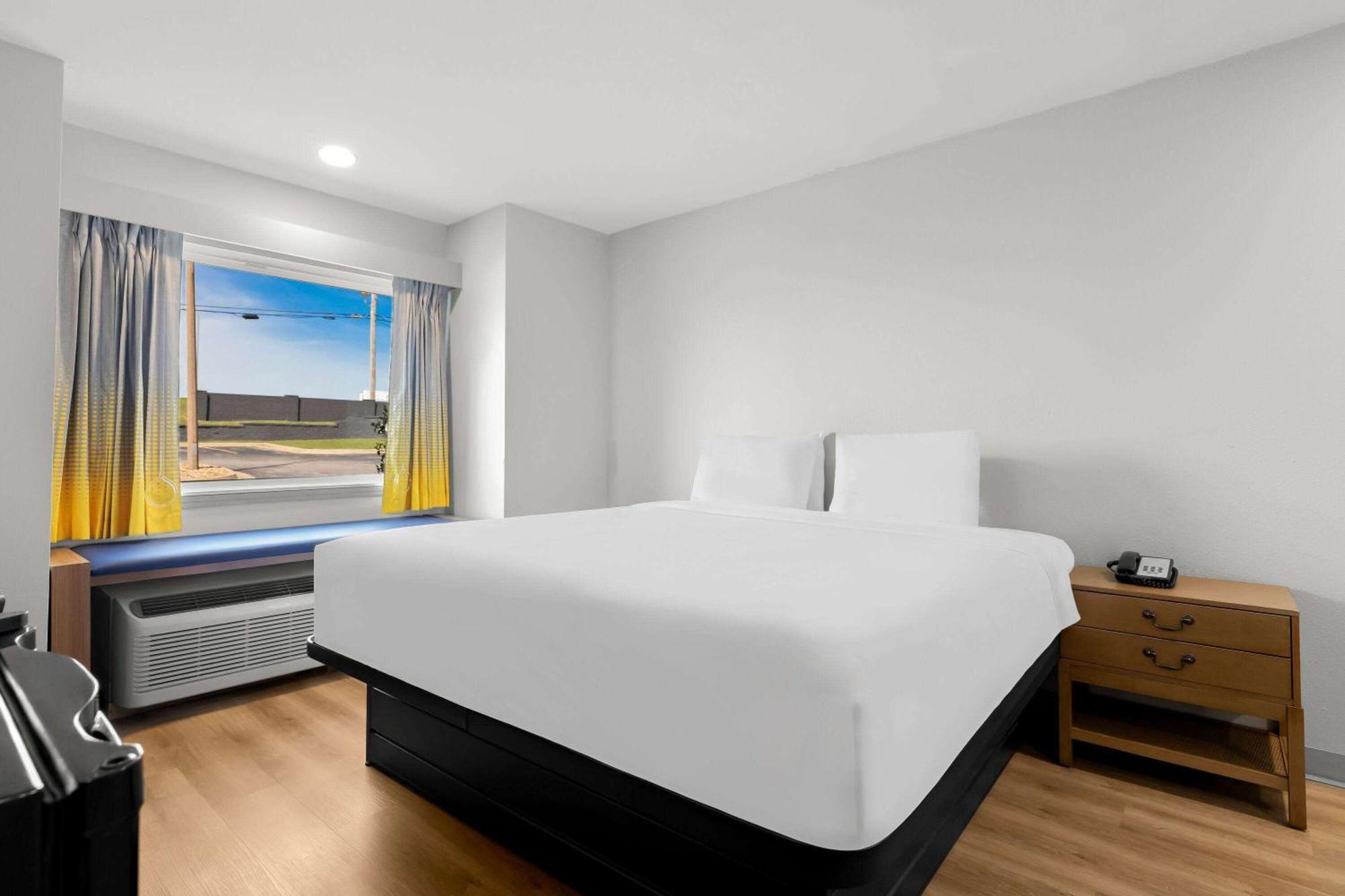Microtel Inn & Suites By Wyndham Tulsa - Catoosa Route 66 Екстер'єр фото