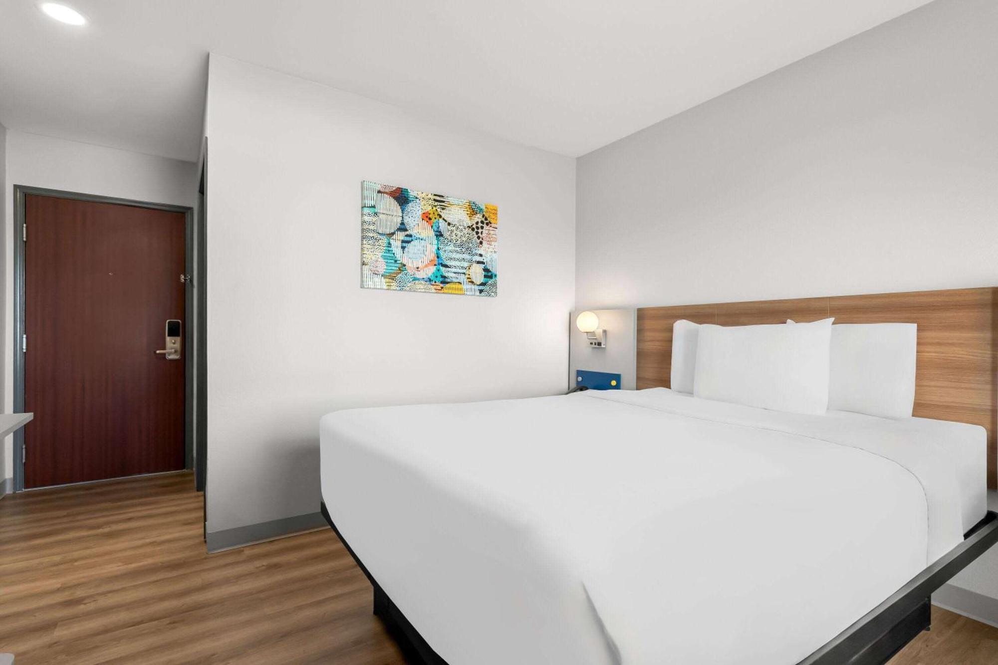 Microtel Inn & Suites By Wyndham Tulsa - Catoosa Route 66 Екстер'єр фото