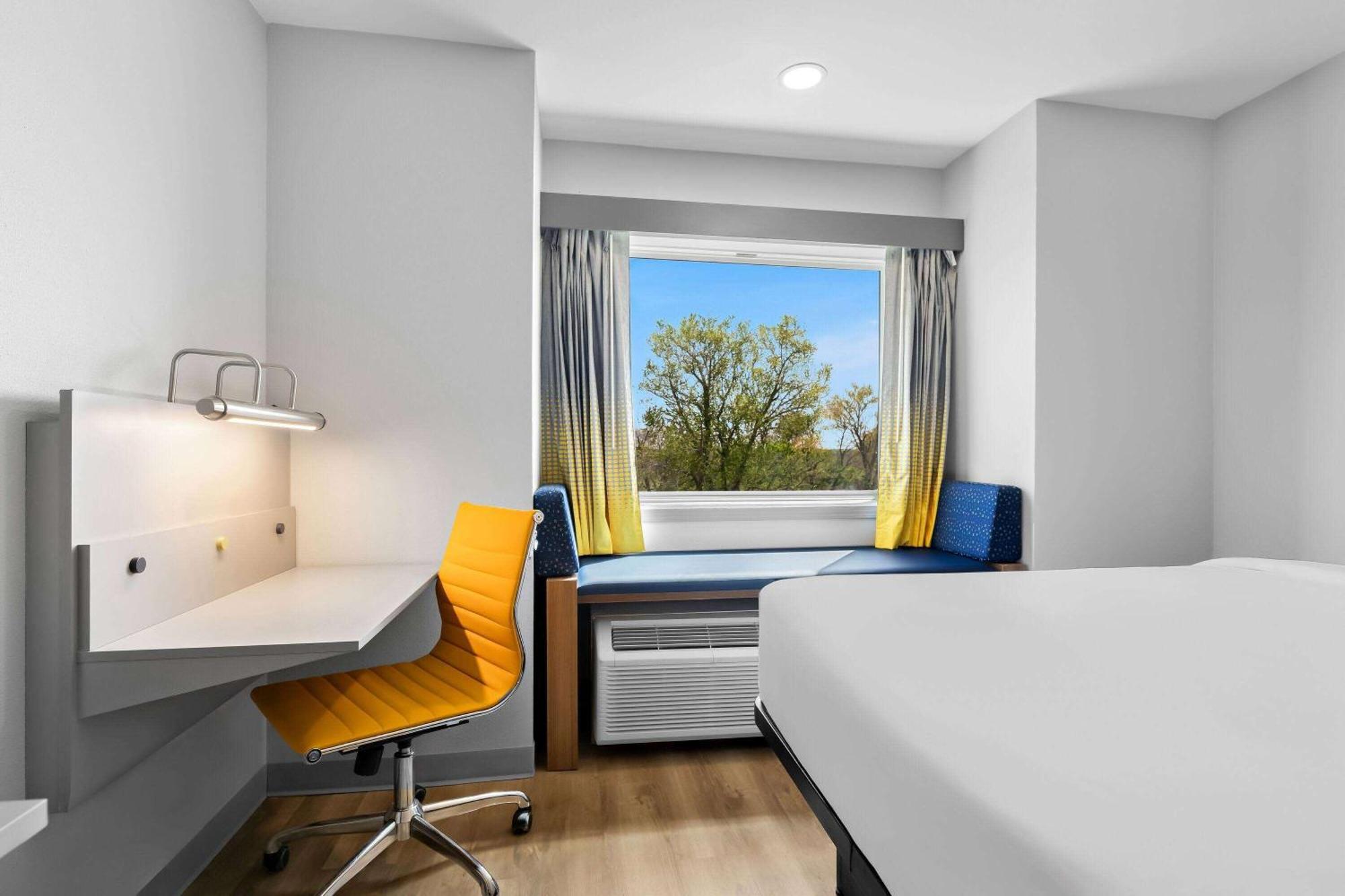 Microtel Inn & Suites By Wyndham Tulsa - Catoosa Route 66 Екстер'єр фото