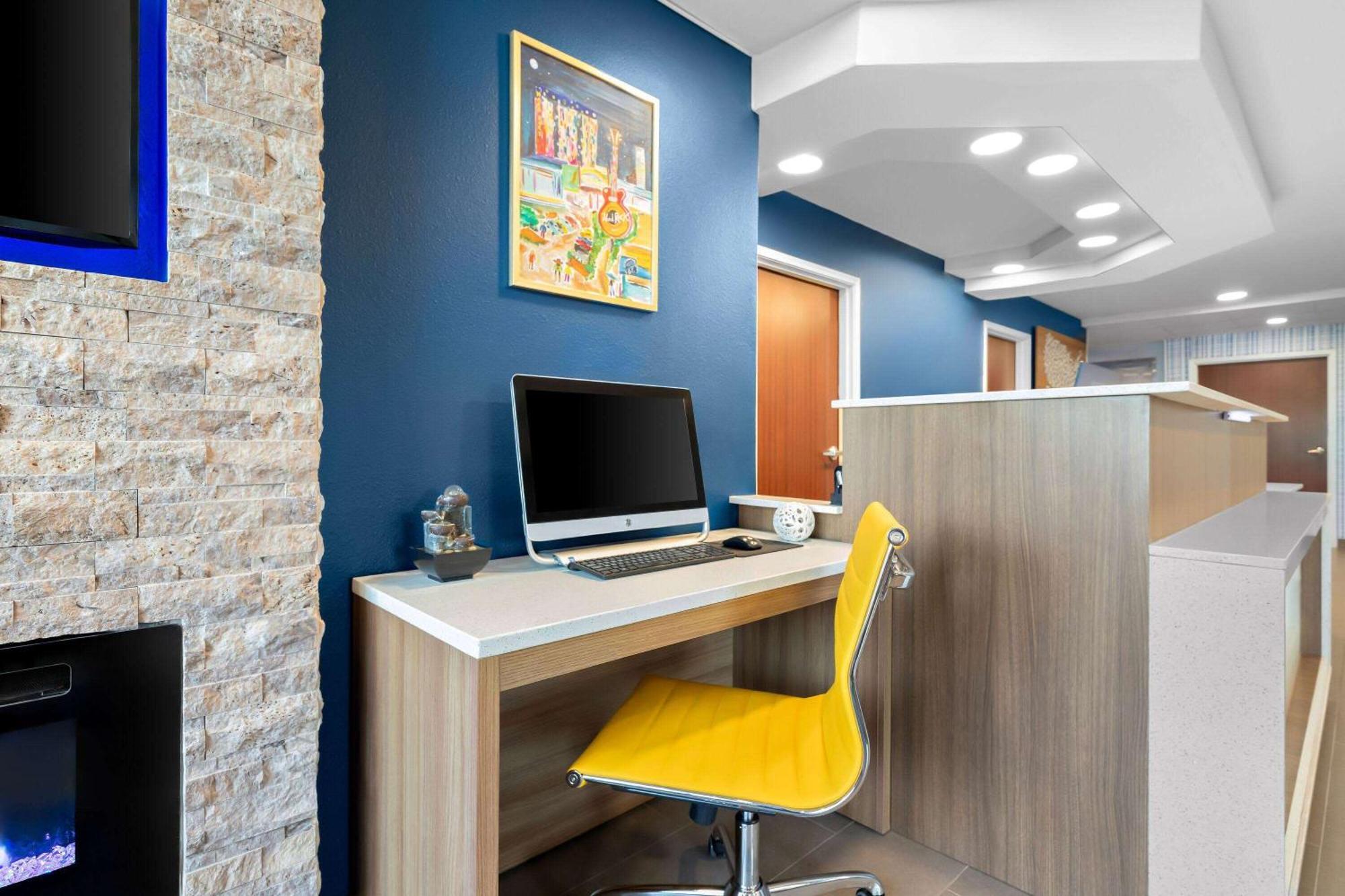 Microtel Inn & Suites By Wyndham Tulsa - Catoosa Route 66 Екстер'єр фото